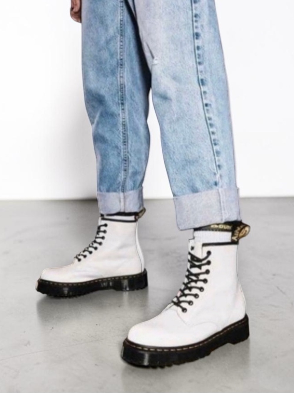 Dr. Martens Zavala 8-eye Lace-up Leather Combat Boots in White Sz W9; M8